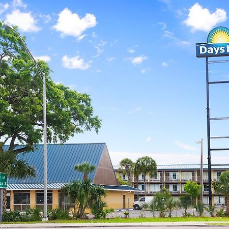 Days Inn Tampa North Of Busch Gardens Ngoại thất bức ảnh